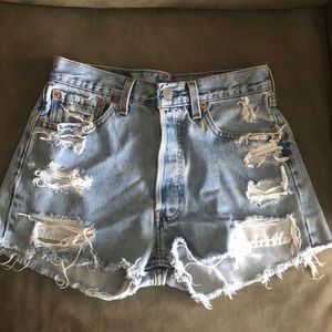 Levi’s 25 high waisted jean shorts